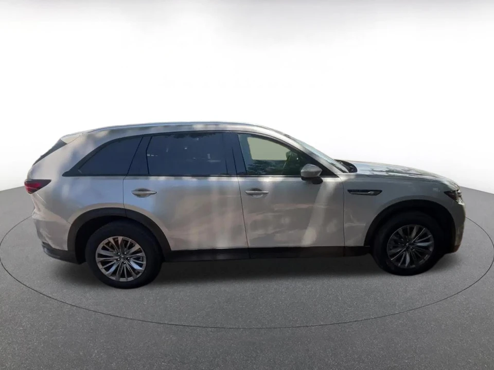2025 Mazda CX-90 - Image 15 of 31