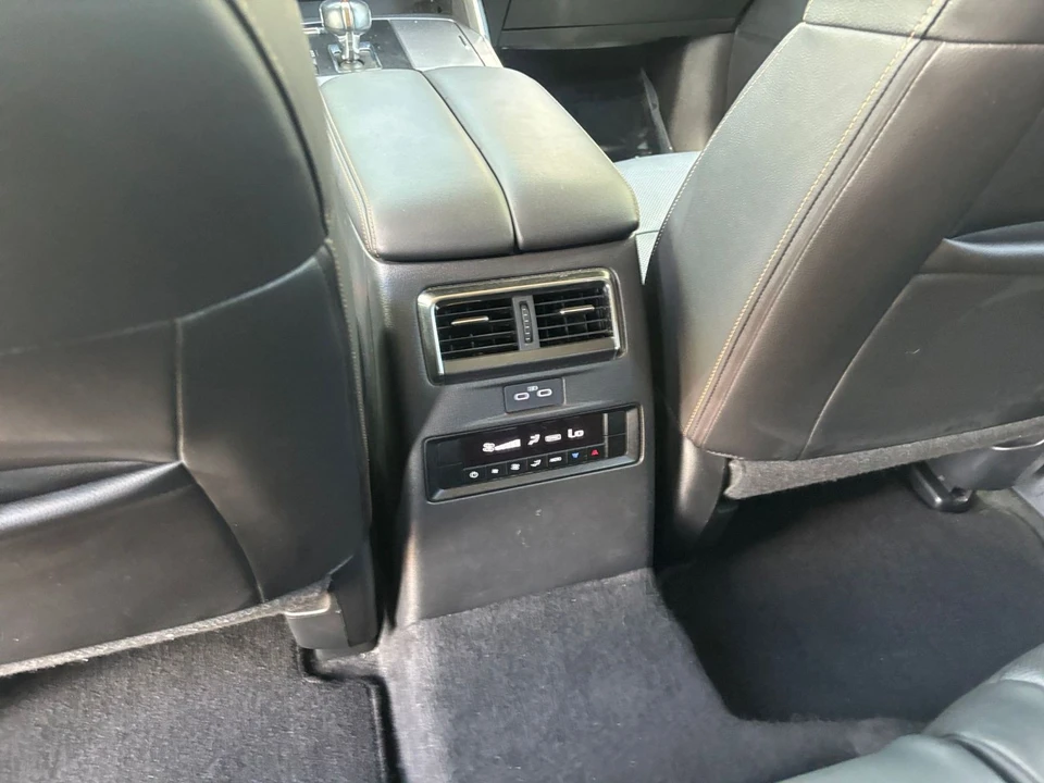 2025 Mazda CX-90 - Image 23 of 31