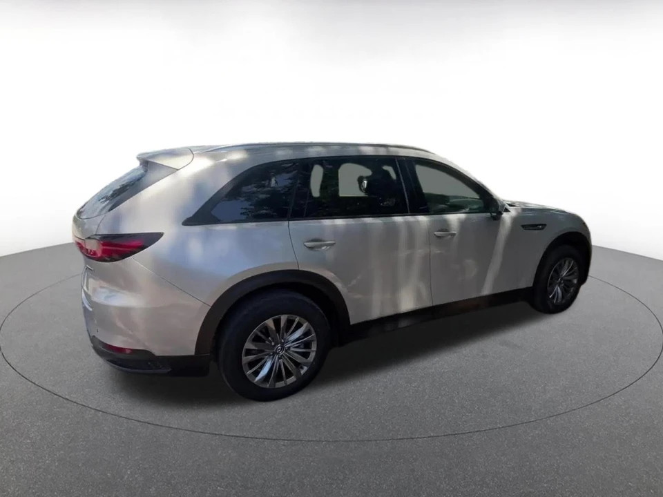 2025 Mazda CX-90 - Image 16 of 31