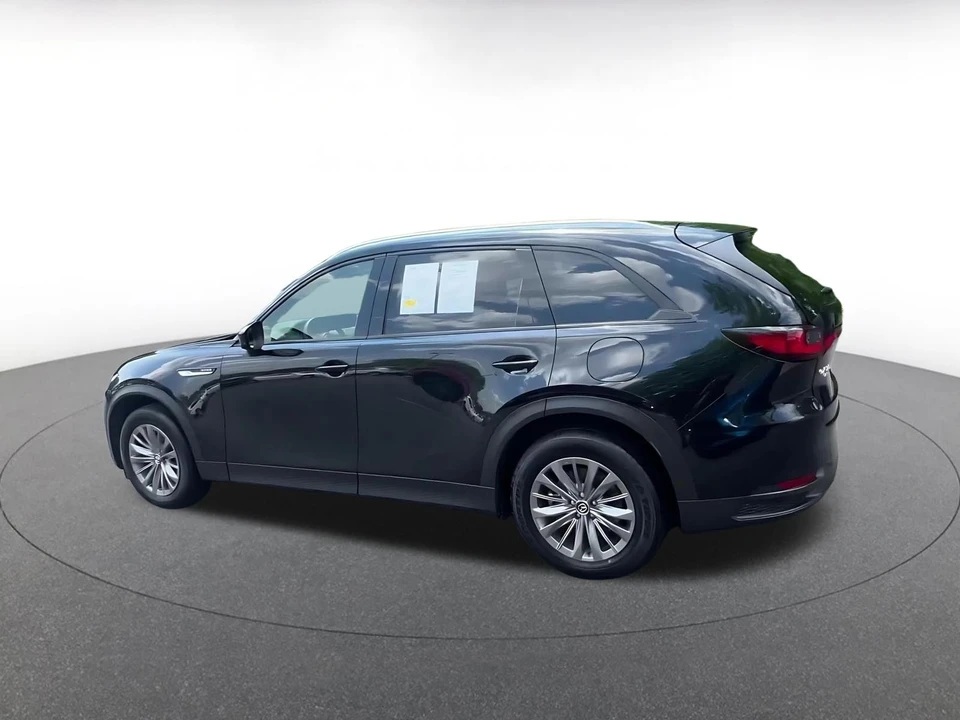 2025 Mazda CX-90 - Image 8 of 31