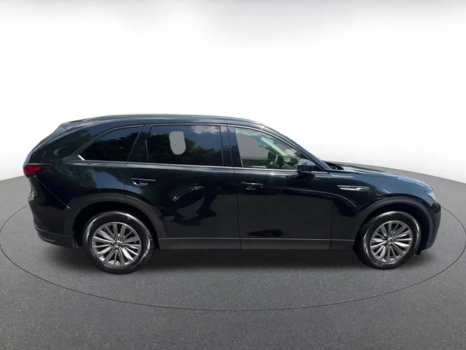 2025 Mazda CX-90 - Image 13 of 31