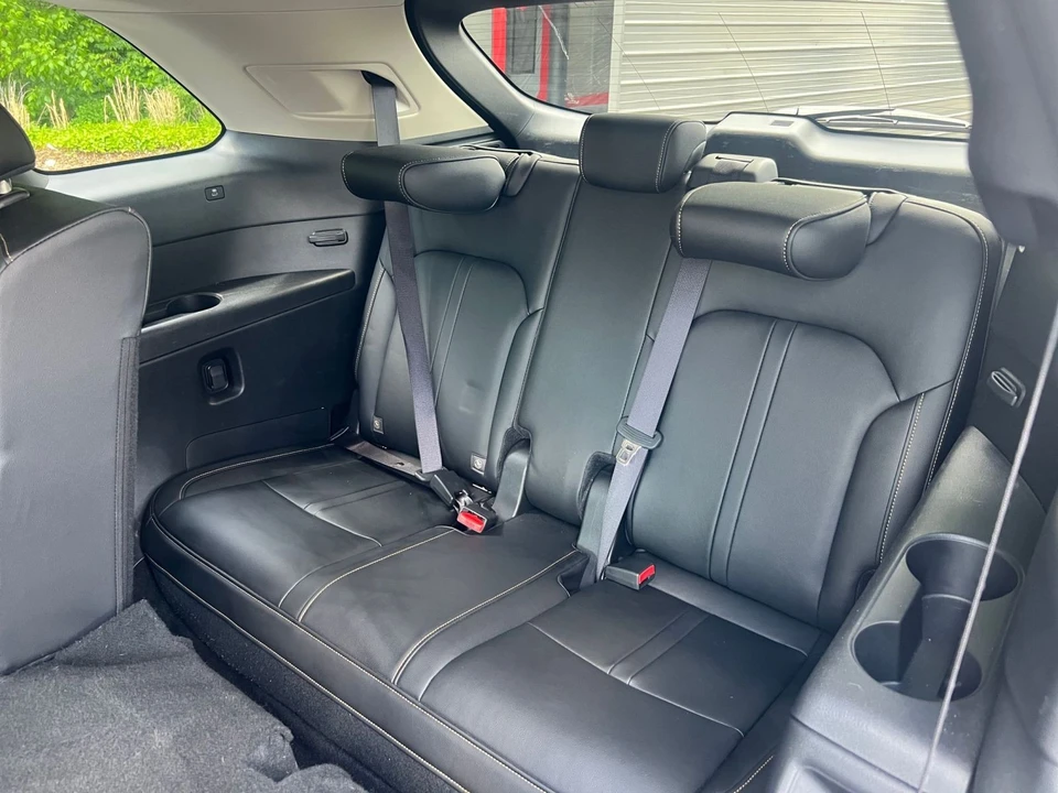 2025 Mazda CX-90 - Image 23 of 31