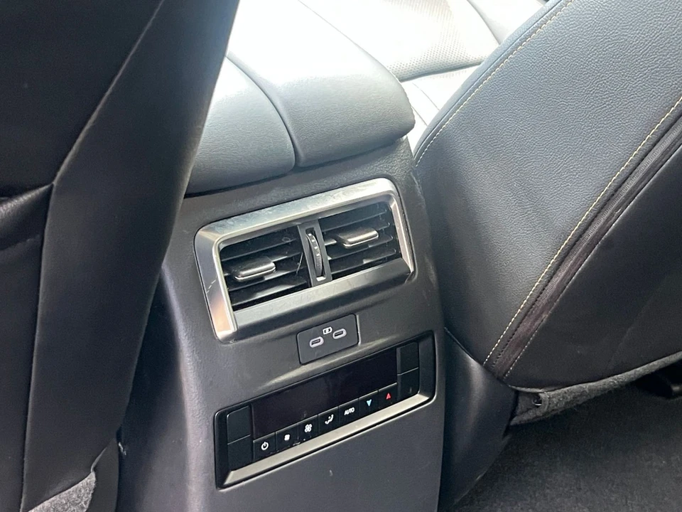 2025 Mazda CX-90 - Image 18 of 31