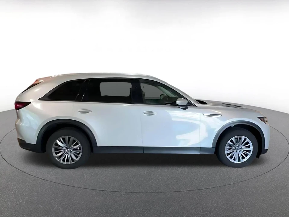 2025 Mazda CX-90 - Image 17 of 31