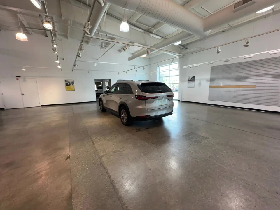 2025 Mazda CX-90 - Image 18 of 31