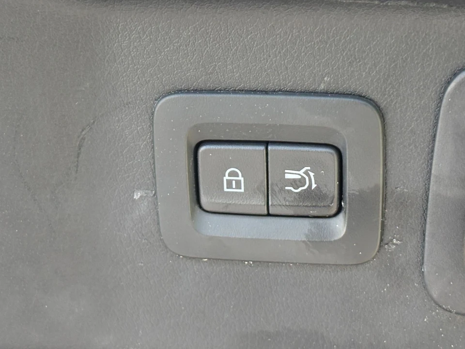 2025 Mazda CX-90 - Image 26 of 31