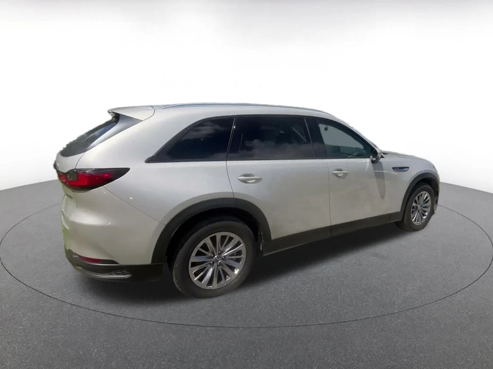 2025 Mazda CX-90 - Image 16 of 31