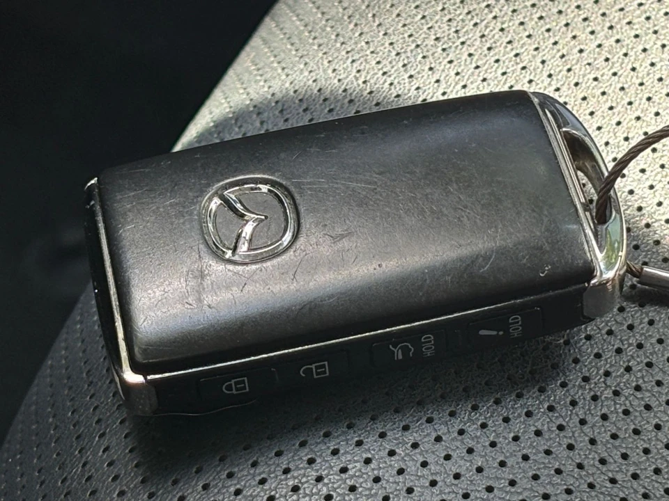 2025 Mazda CX-90 - Image 23 of 31