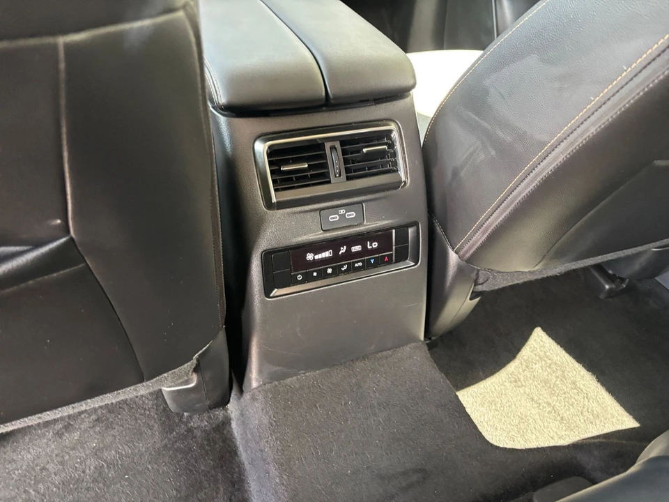 2025 Mazda CX-90 - Image 27 of 31