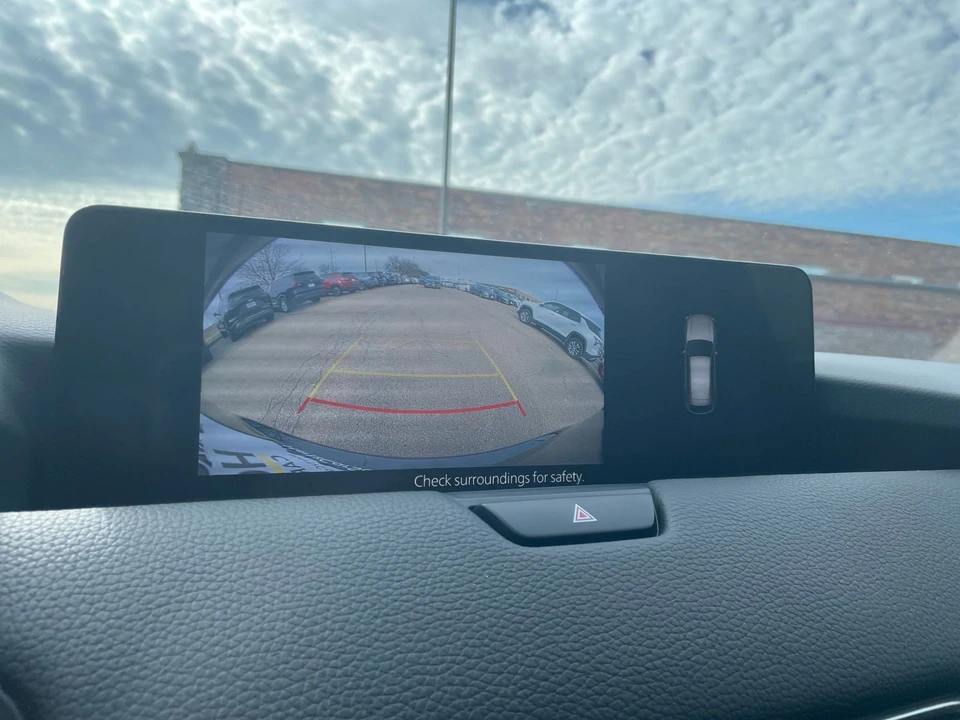 2025 Mazda CX-90 - Image 21 of 31