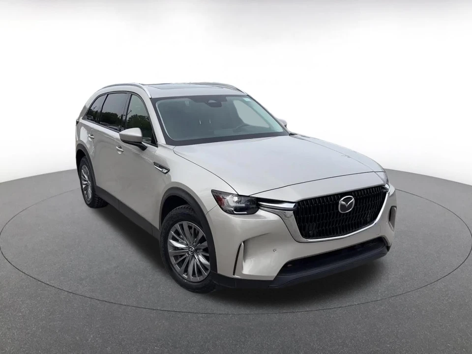 2025 Mazda CX-90 - Image 3 of 31
