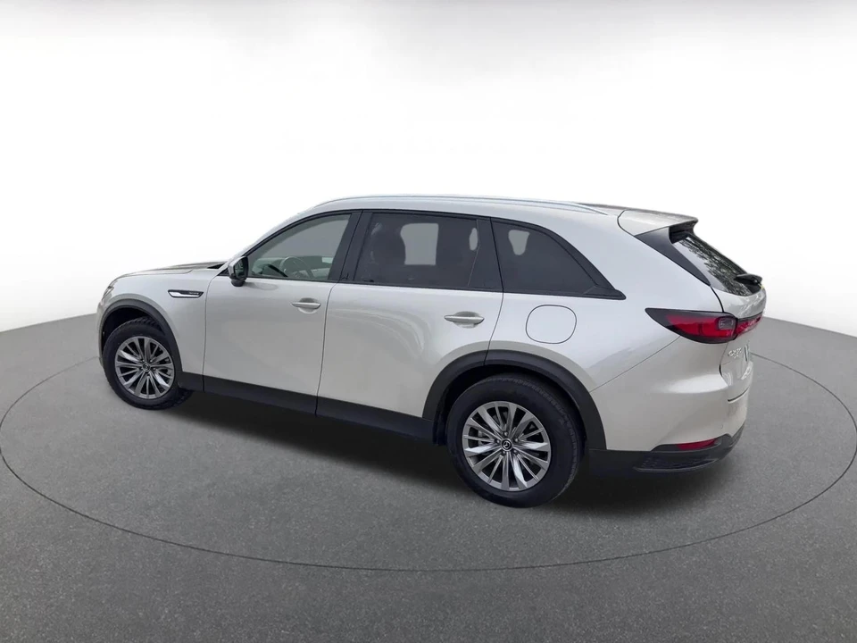 2025 Mazda CX-90 - Image 8 of 31