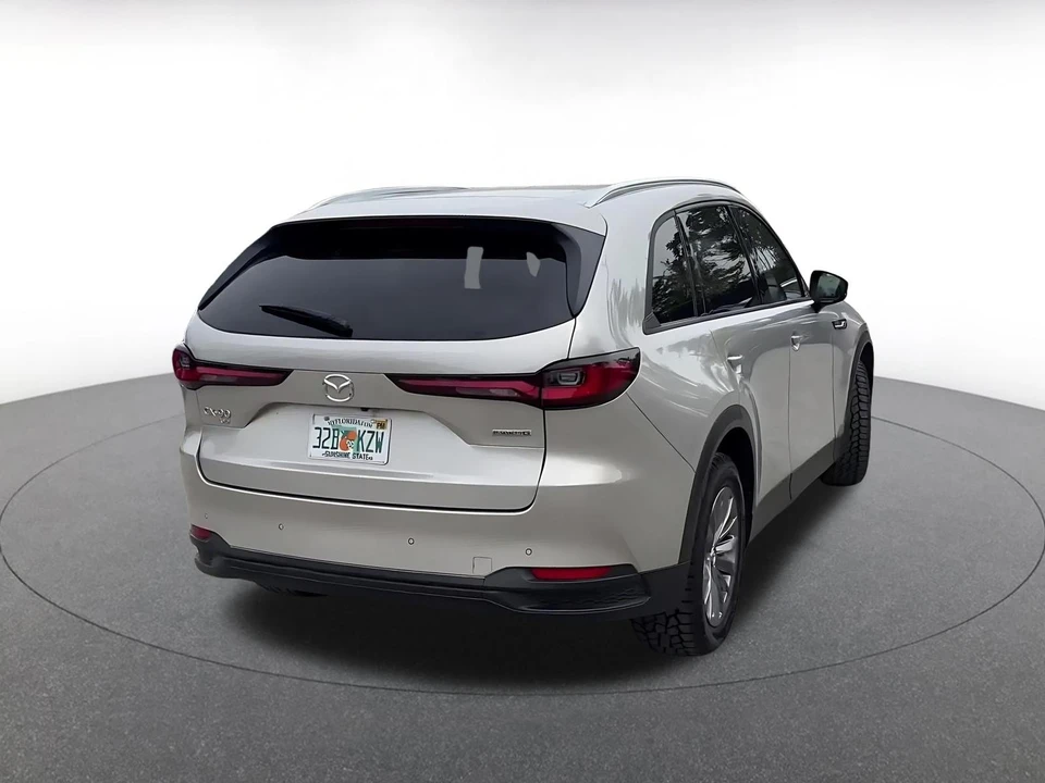 2025 Mazda CX-90 - Image 11 of 31
