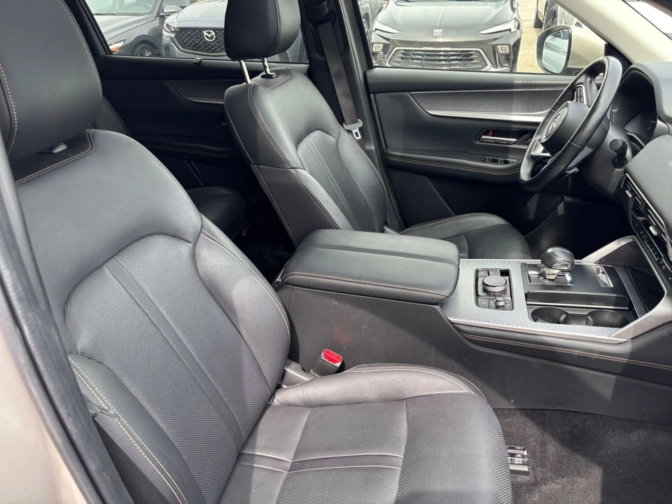 2025 Mazda CX-90 - Image 28 of 31