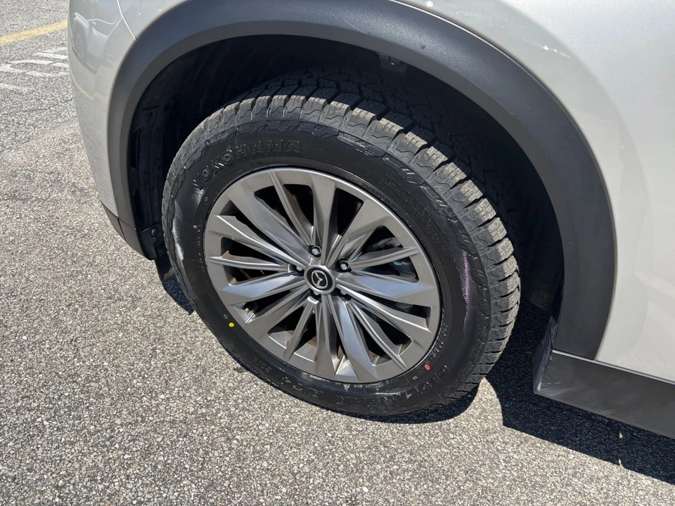 2025 Mazda CX-90 - Image 20 of 31