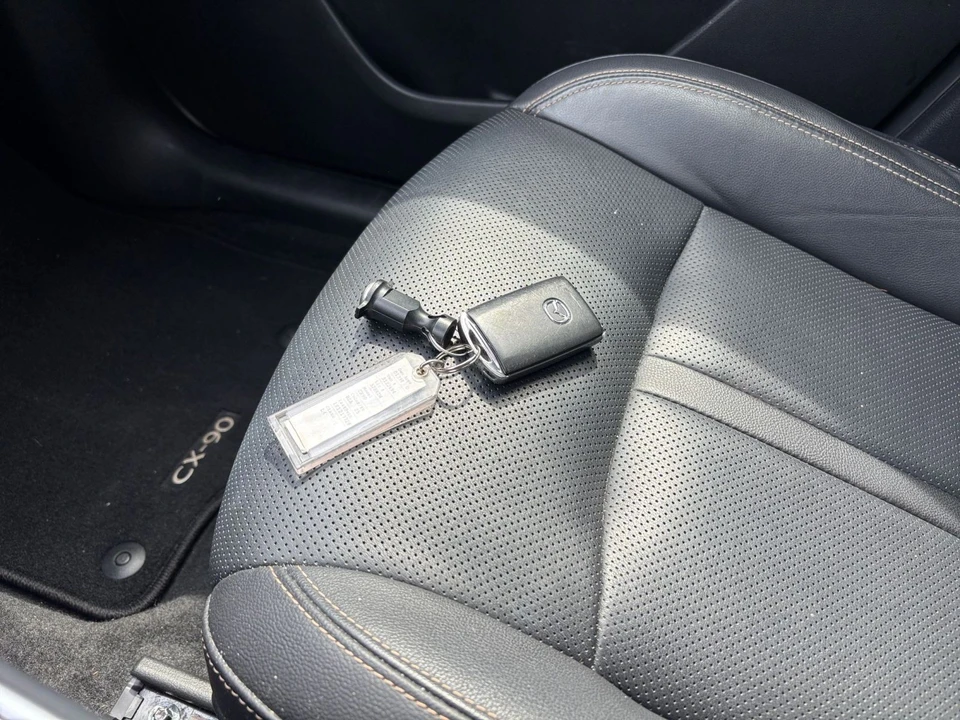 2025 Mazda CX-90 - Image 15 of 31