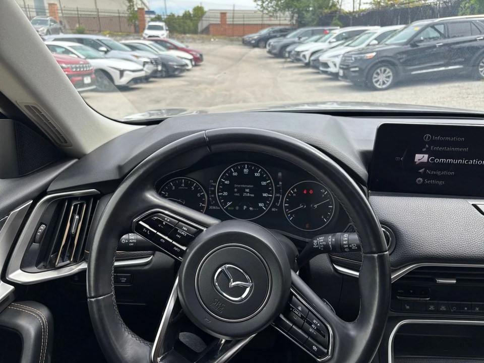 2025 Mazda CX-90 - Image 26 of 31