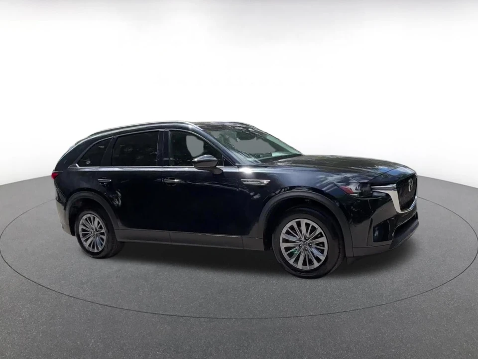 2025 Mazda CX-90 - Image 2 of 31