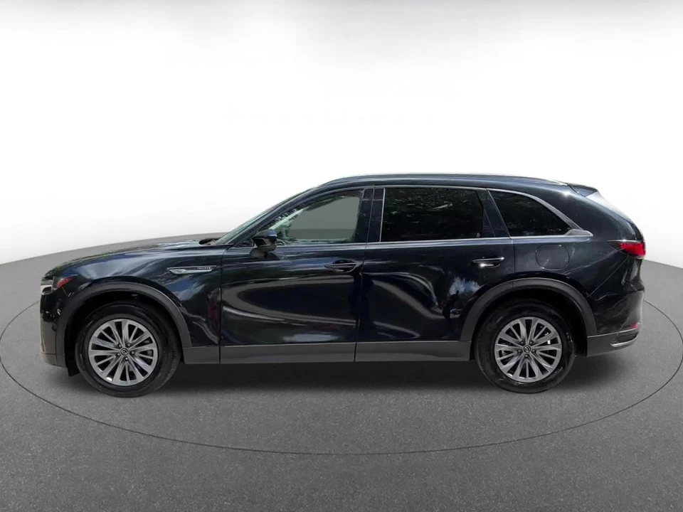 2025 Mazda CX-90 - Image 12 of 31