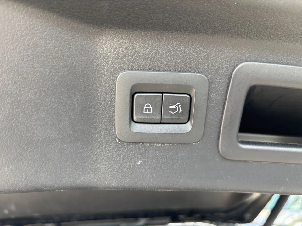 2025 Mazda CX-90 - Image 26 of 31