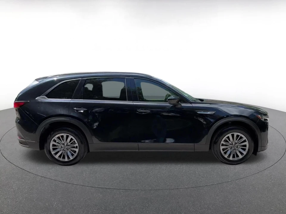 2025 Mazda CX-90 - Image 18 of 31