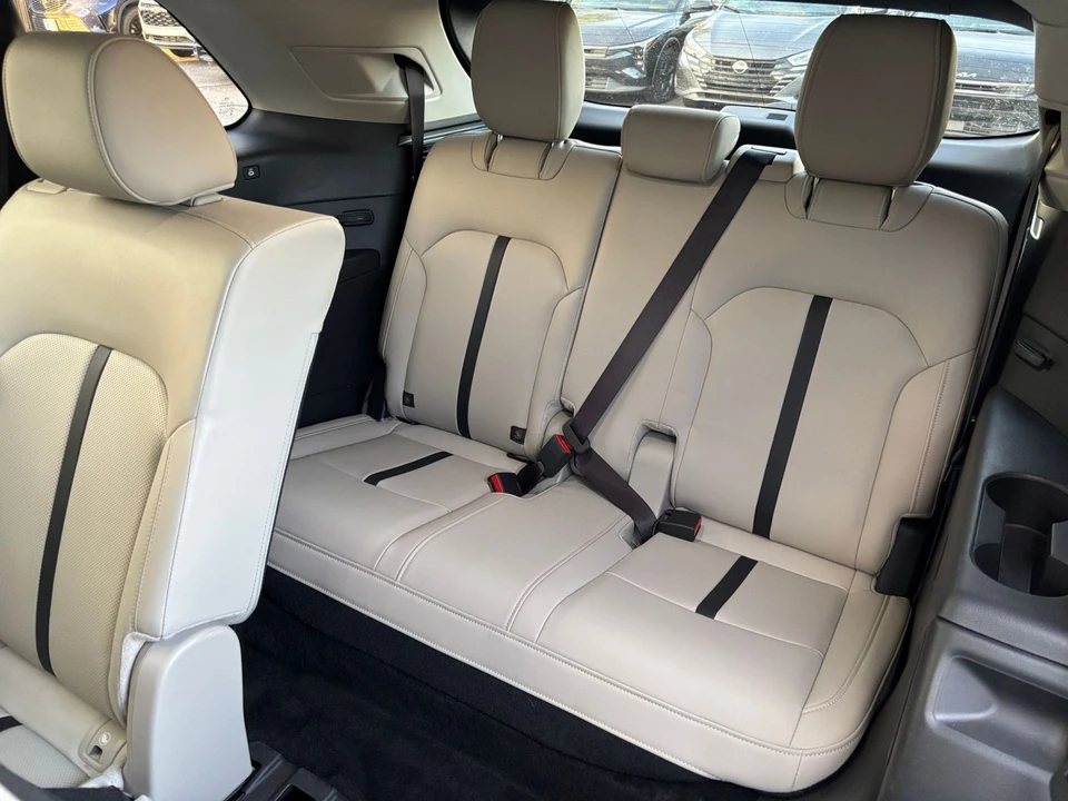 2025 Mazda CX-90 - Image 28 of 31