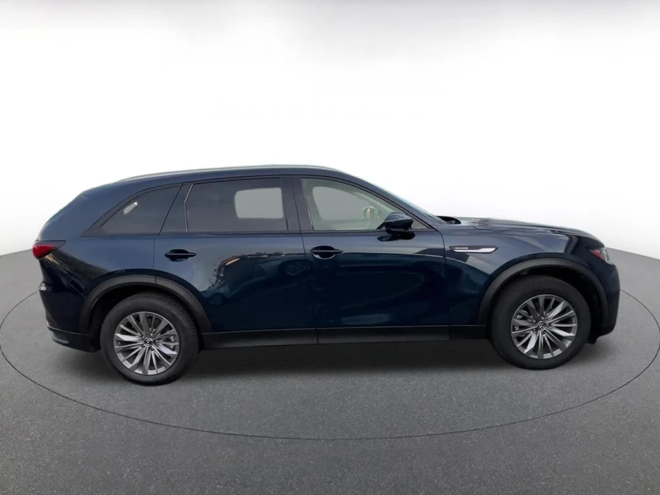 2025 Mazda CX-90 - Image 15 of 31