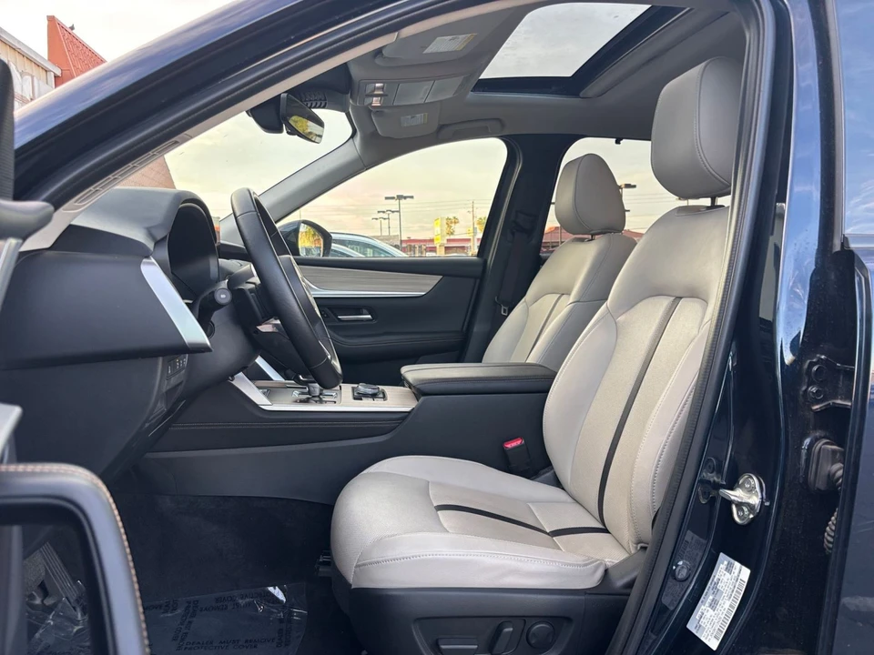 2025 Mazda CX-90 - Image 25 of 31