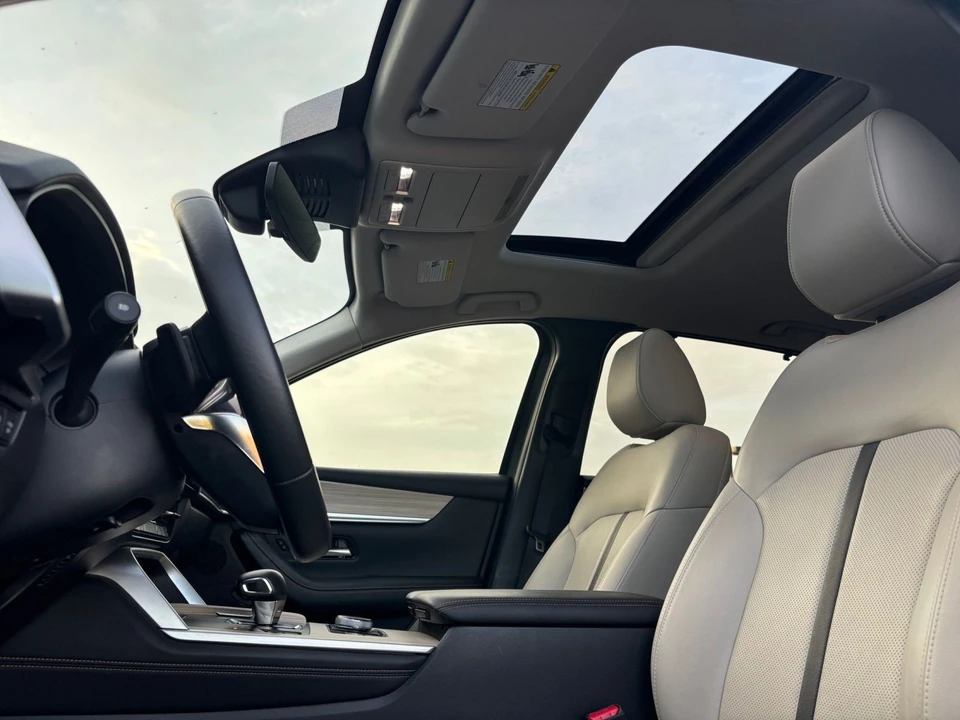 2025 Mazda CX-90 - Image 27 of 31