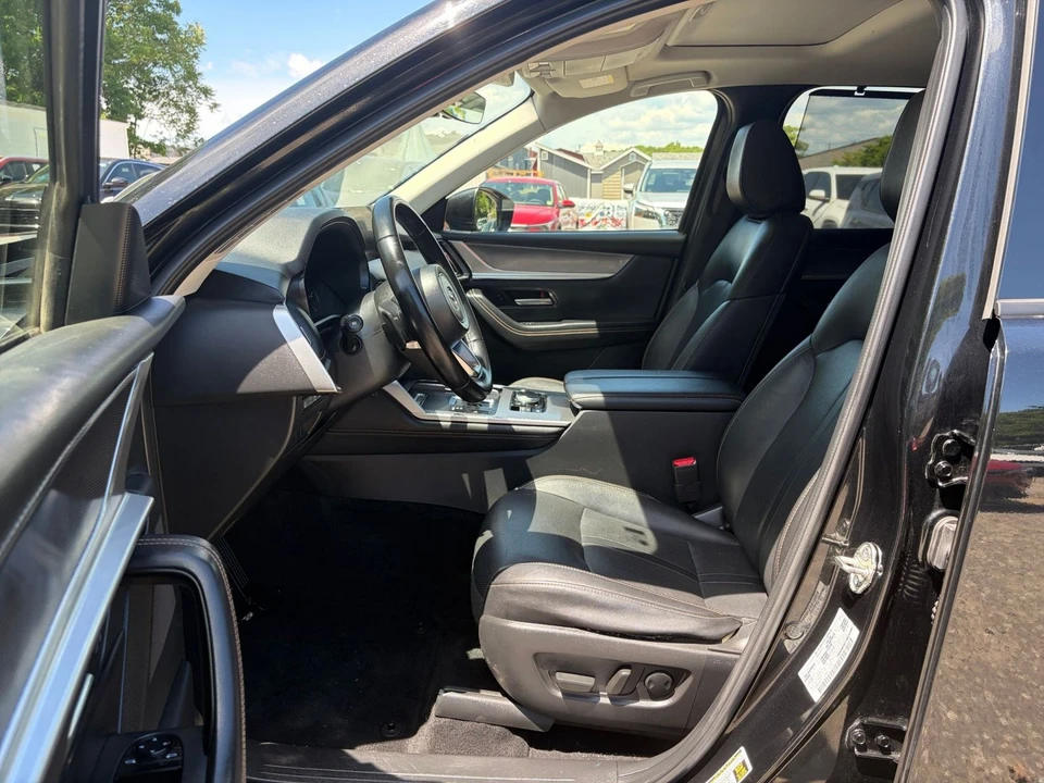 2025 Mazda CX-90 - Image 26 of 31