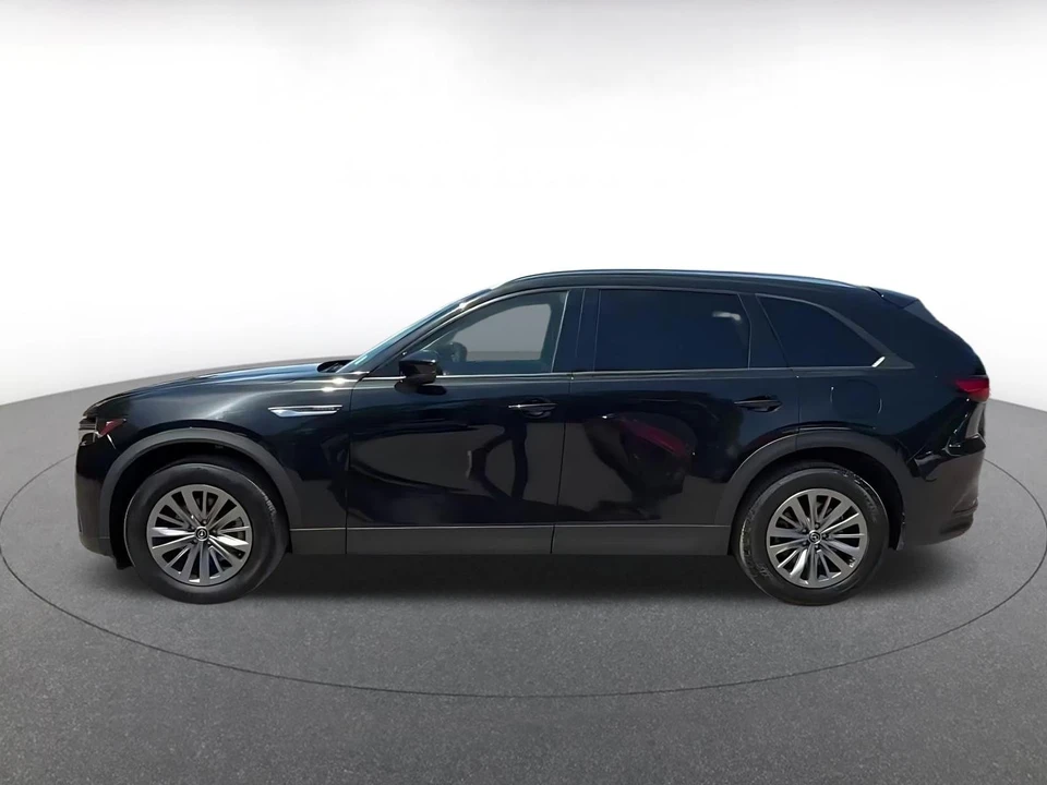 2025 Mazda CX-90 - Image 8 of 31