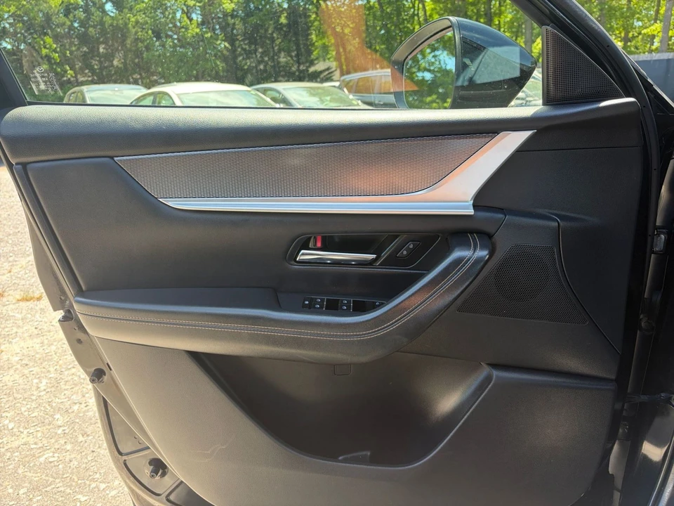 2025 Mazda CX-90 - Image 17 of 31