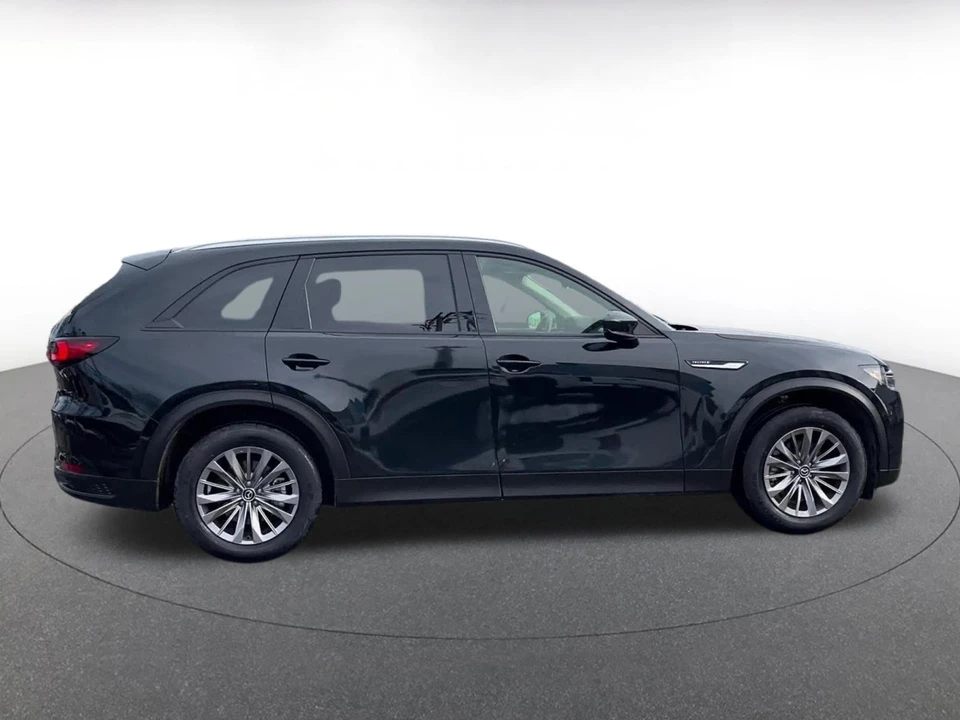 2025 Mazda CX-90 - Image 12 of 31