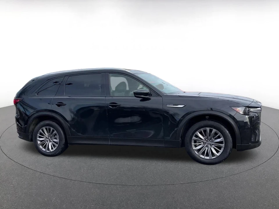 2025 Mazda CX-90 - Image 13 of 31