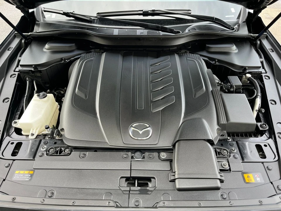 2025 Mazda CX-90 - Image 25 of 31