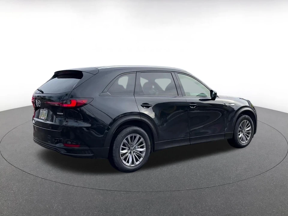 2025 Mazda CX-90 - Image 11 of 31
