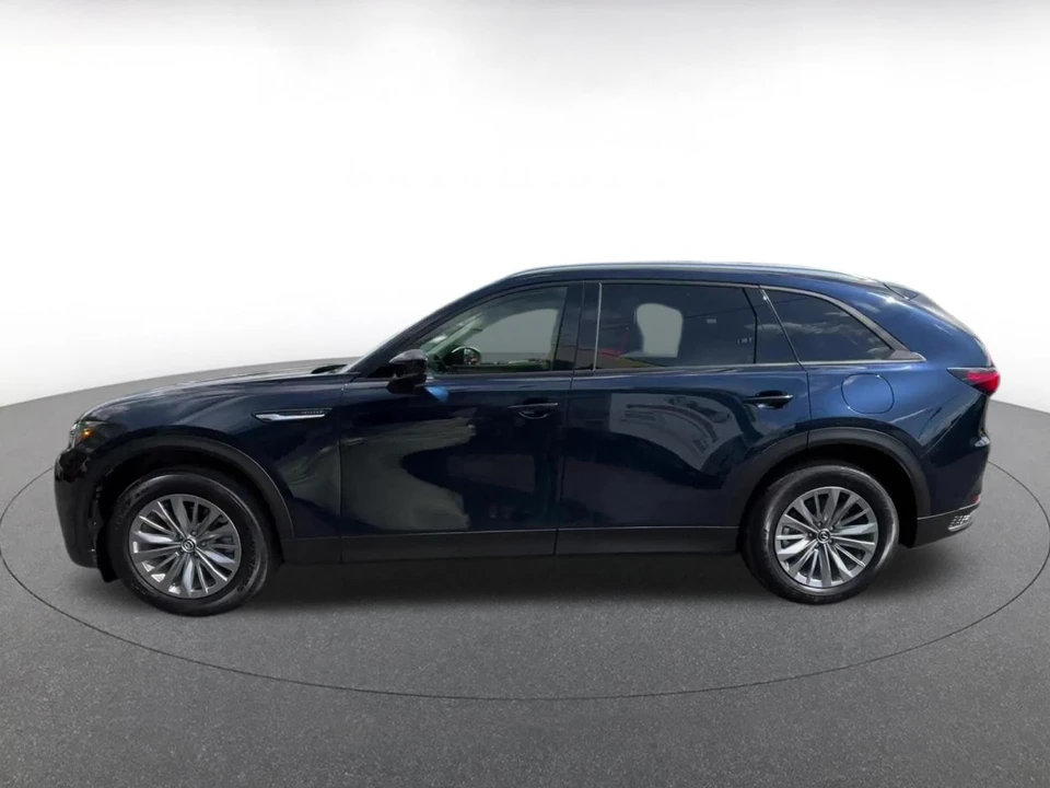 2025 Mazda CX-90 - Image 11 of 31