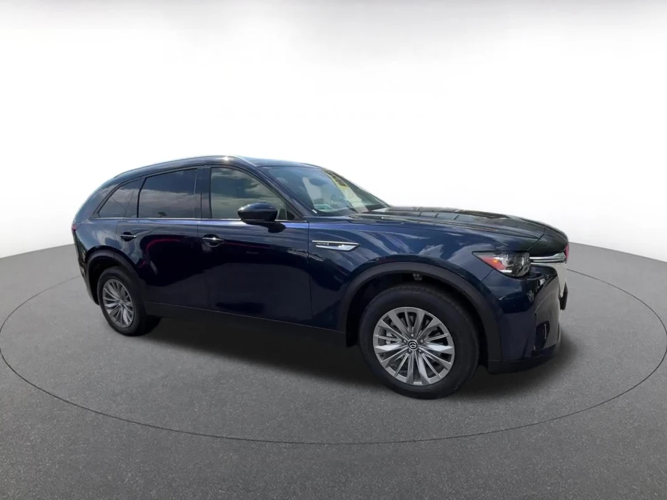 2025 Mazda CX-90 - Image 2 of 31