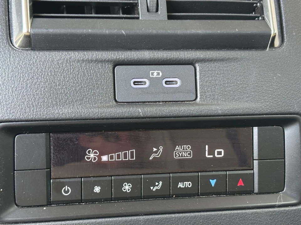 2025 Mazda CX-90 - Image 26 of 31