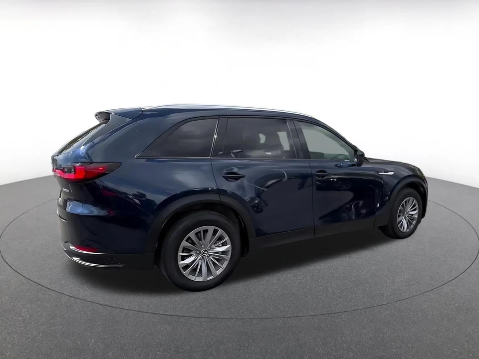 2025 Mazda CX-90 - Image 16 of 31