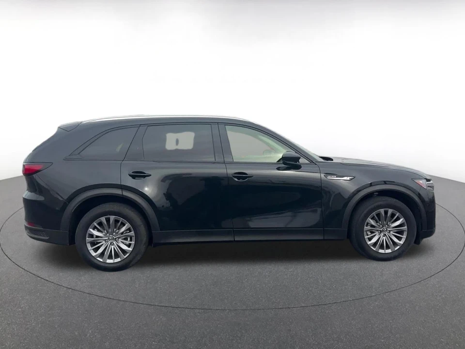 2025 Mazda CX-90 - Image 13 of 31