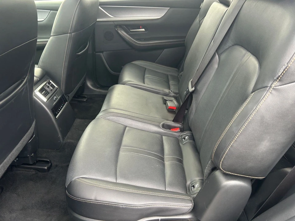 2025 Mazda CX-90 - Image 25 of 31