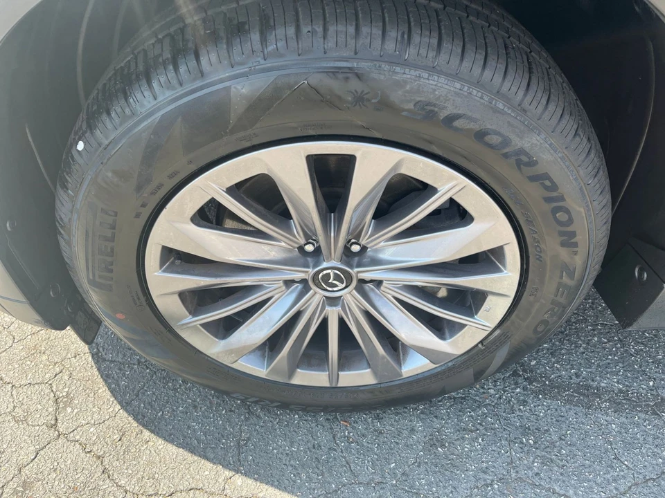2025 Mazda CX-90 - Image 24 of 31