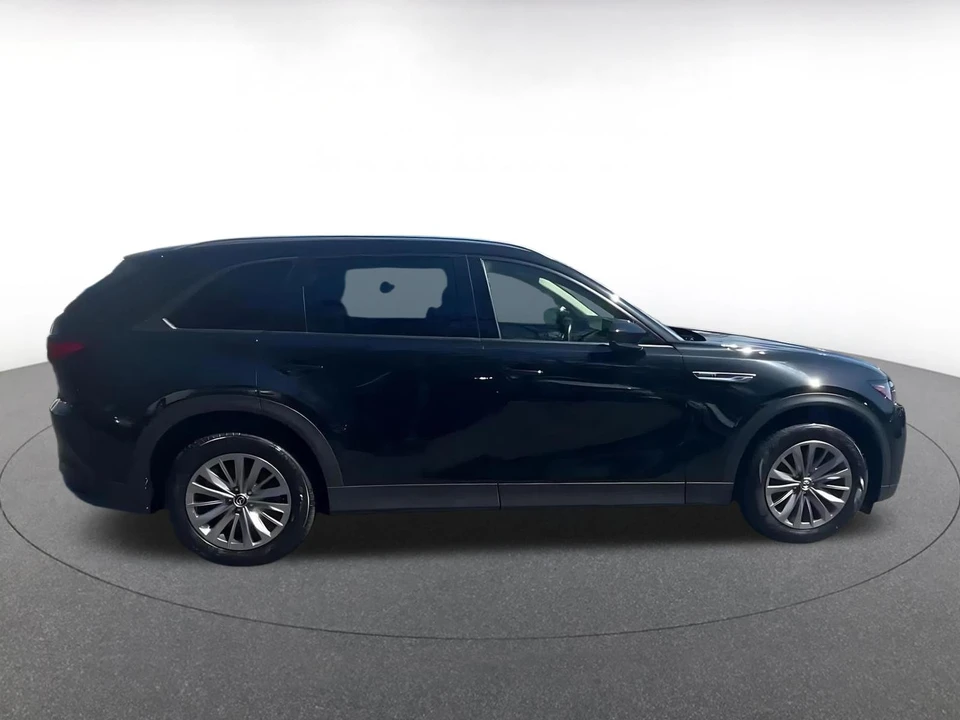 2025 Mazda CX-90 - Image 13 of 31