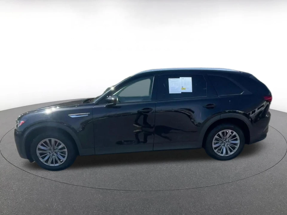2025 Mazda CX-90 - Image 7 of 31