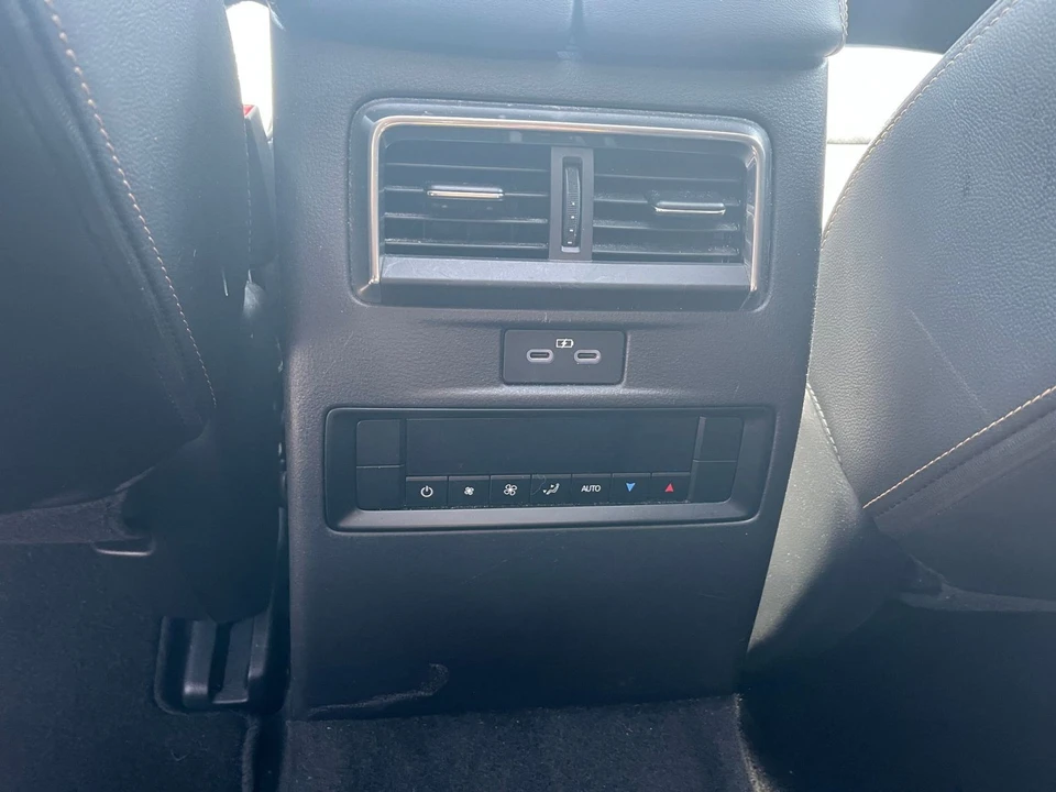 2025 Mazda CX-90 - Image 17 of 31