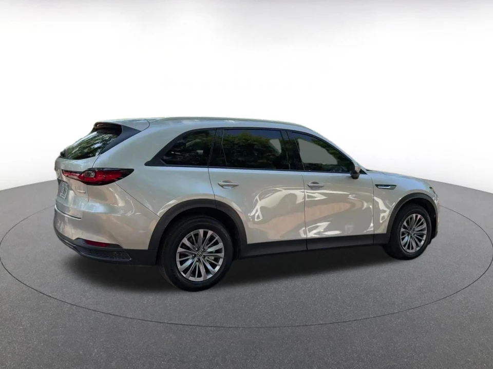 2025 Mazda CX-90 - Image 12 of 31
