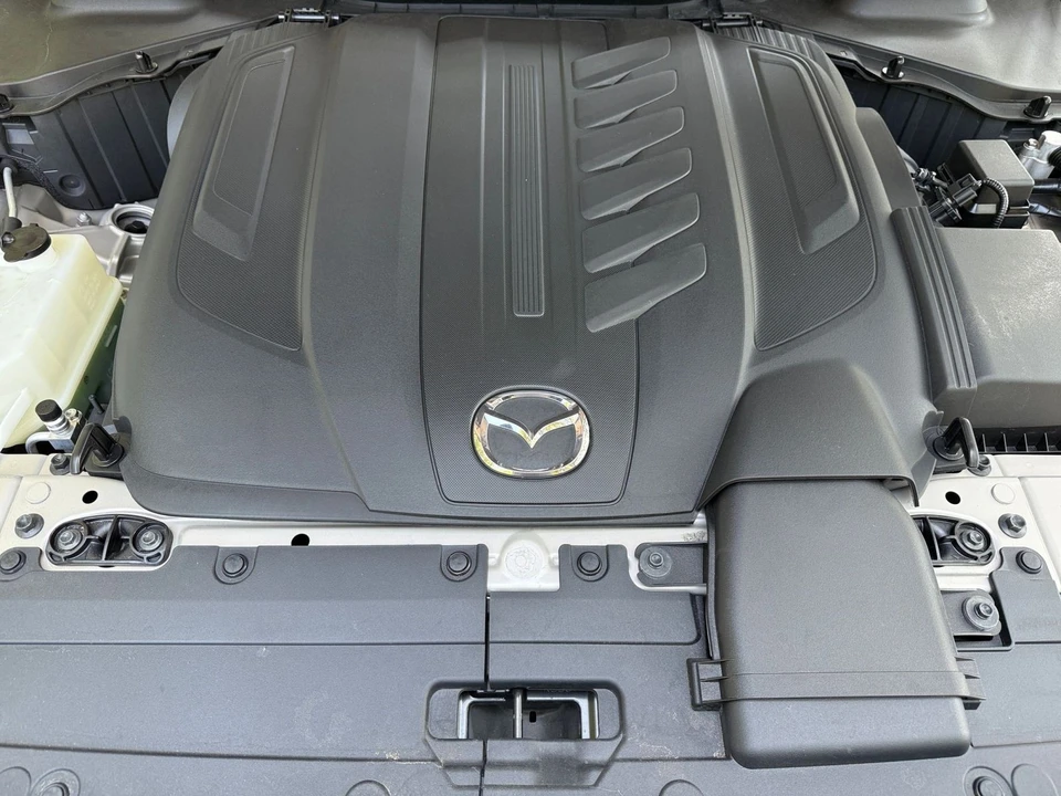 2025 Mazda CX-90 - Image 25 of 31