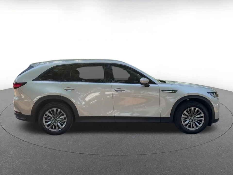 2025 Mazda CX-90 - Image 15 of 31