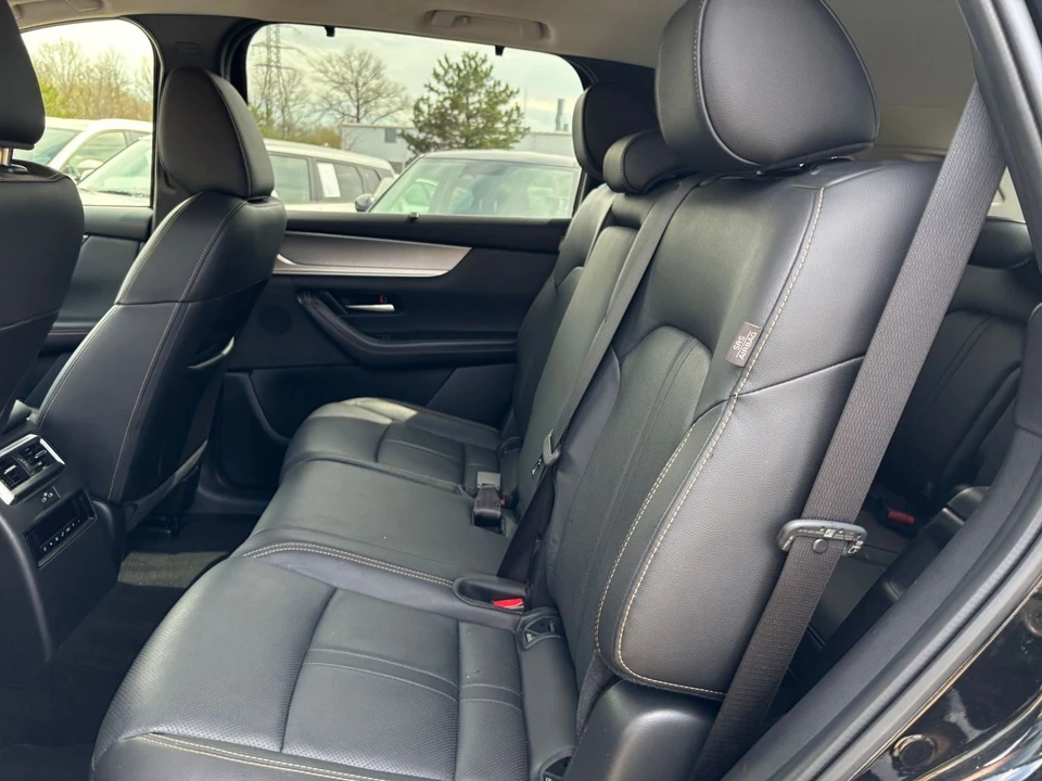 2025 Mazda CX-90 - Image 23 of 31